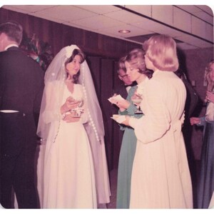 Vintage jaren 70 trouwreceptie set van 6 foto's van een militaire basis officiersclub afbeelding 6