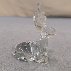 Vintage Silvestri Mouth Blown Clear Glass Reindeer Resting Figurine Decor image 3
