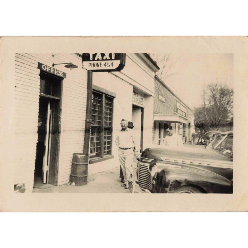 1940s Vintage Photograph Mock's Taxi Station, Eufaula, Alabama image 1