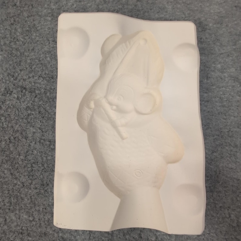 Albertas Molds Inc 1980 A233 Ceramic Casting Mold Christmas Mouse Santa Hat image 1