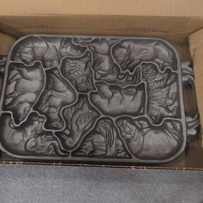 John Wright Classic Gourmet Animal Puzzlemold Cast Iron Baking Pan 73-002 USA image 5