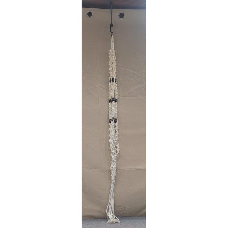 Macetero grande vintage de macramé con cuentas de madera trenzadas en blanco roto, estilo bohemio, 167 cm imagen 1