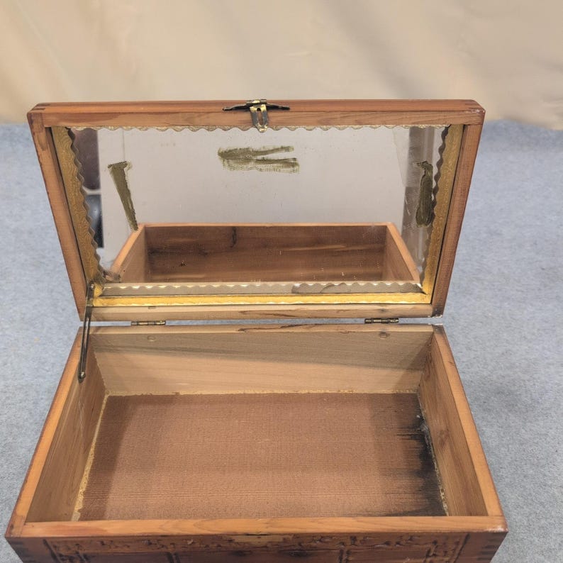 Vintage Cedar Wood Keepsake Chest Cottage Landscape Mirror Jewelry Box Latch image 4