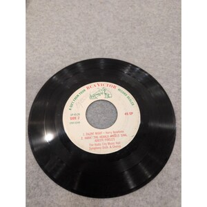 RCA Victor Christmas 45 EP Perry Como Harry Belafonte SP-45-35 Vintage Vinyl image 2