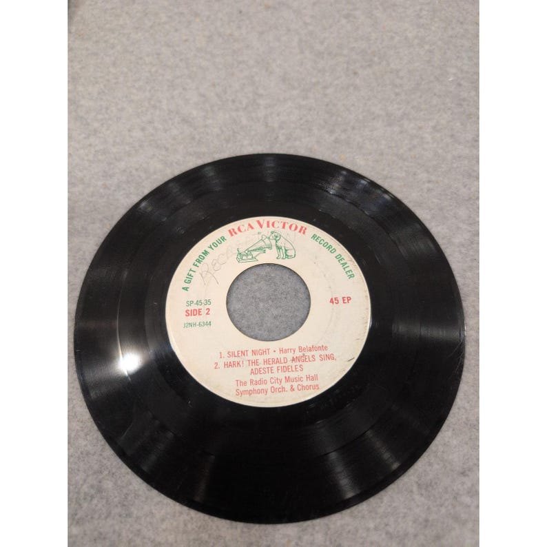 RCA Victor Christmas 45 EP Perry Como Harry Belafonte SP-45-35 Vintage Vinyl image 2