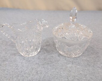 VTG Miniatur geschliffene Kristall Milchkännchen und Zuckerdose Set mit Deckel Starburst Muster