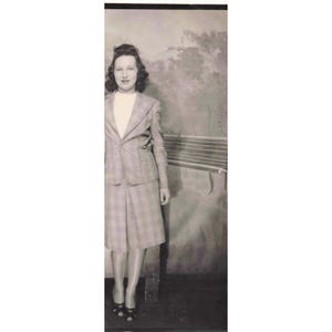 Vtg 1940s Virginia Woman Portrait Photo Suit Jacket Dress 1945 Eufaula, Alabama image 3