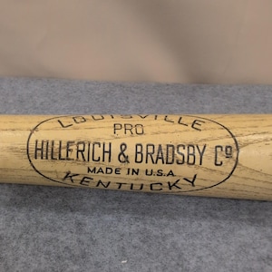 Louisville Slugger Felipe Alou Braves Hillerich & Bradsby Wood Baseball Bat 28in image 1