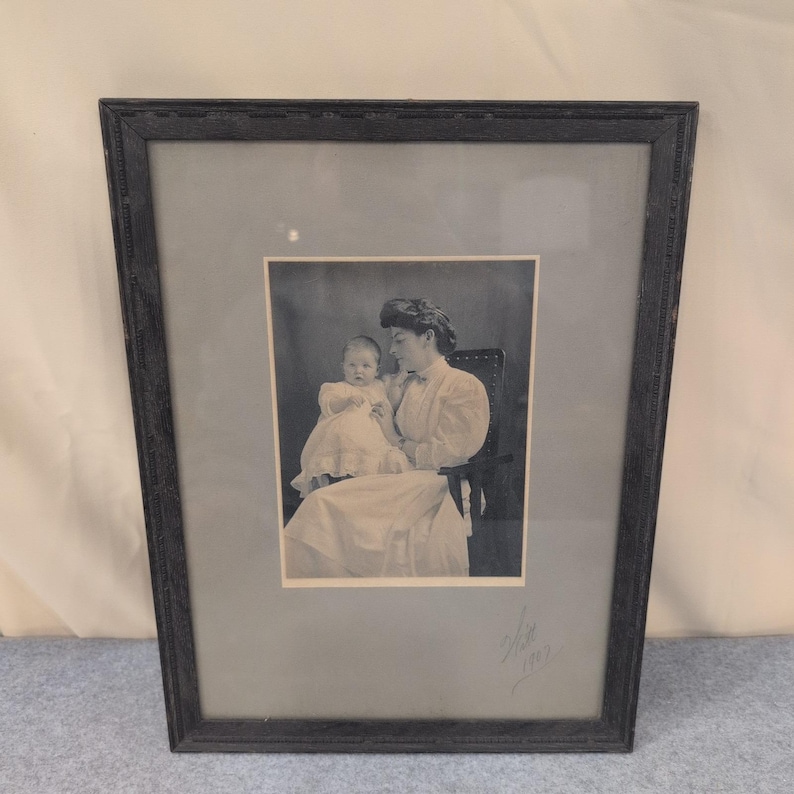 Antique 1907 Signed Mother & Child Portrait John Wanamaker Framed Photo PA image 1