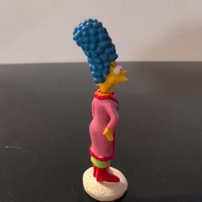Hawthorne Village Marge Simpson Oh My Goodness Christmas Village Figurine 78449 image 2
