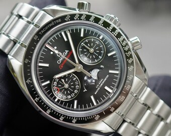 OMEGA Speedmaster Cronografo con fasi lunari Orologio automatico da uomo Articolo n. 304.30.44.52.01.001