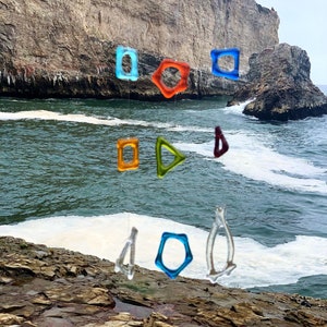 Windgong van gesmolten glas en drijfhout, regenboog mobiel, kleurrijke glazen zonnevanger, glazen muurkunst California Beach, tuindecor