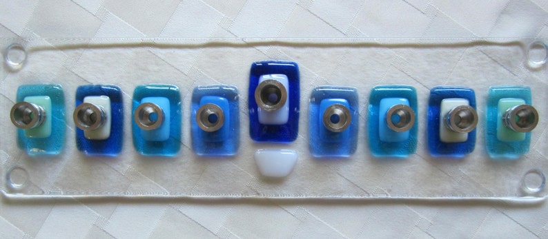 Menorah, Fused Glass Chanukka-Menorah in Türkis, Blau und Weiß, Modern, Jüdisches Hochzeitsregister Bild 5