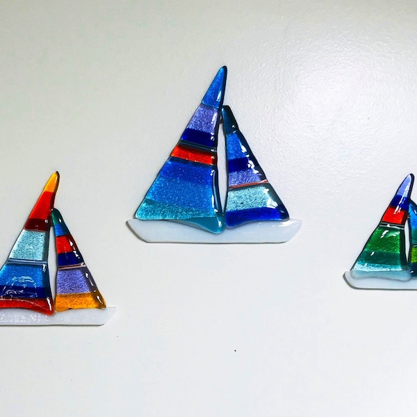 Fused Glass Boat Wall Art, Ocean Beach Sailboat Sun Catcher, Turquoise Sea Glass Art, Beach House, Beach Themed Bathroom Decor