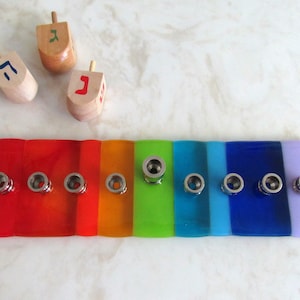 Menorah arc-en-ciel en verre fusionné, cadeau de Hanoucca