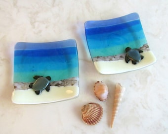 Beach Glass Sea Turtle Dish, Hawaiian Green Turtle Art Plate, Turquoise Sea Glass Jewelry Keeper, Beach Ring Holder, Ocean Wave Soap Dish