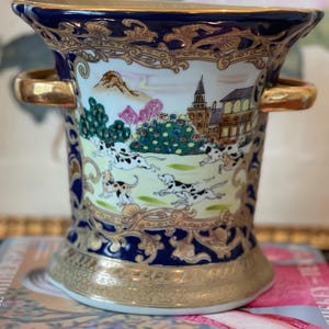 Vintage Chinese Export Porcelain Cachepot, Qianlong Style Fox Hunt Urn Planter, Cobalt Blue Gold Chinoiserie Vase, Large Plant Holder