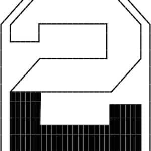 Puede incluir: Un gráfico en blanco y negro del número dos. El número está delineado en negro y tiene una sección negra rellena de cuadrícula en la parte inferior. El fondo es blanco.
