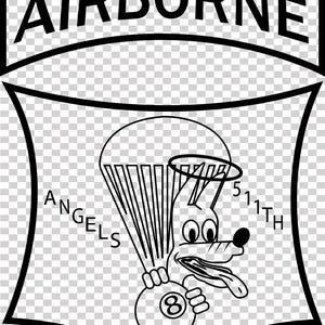 Op de afbeelding: Zwart-wit afbeelding van een Airborne-patch. De patch toont het woord "AIRBORNE" boven een schildontwerp. Binnen het schild is een cartoonhond die een parachute en een 8-ball vasthoudt, met de woorden "ANGELS" en "511TH".