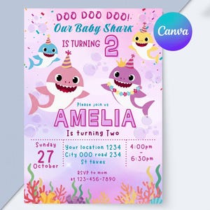 以下が含まれることがあります： ピンクと紫の誕生日招待状で、漫画のサメが描かれています。招待状には「Our Baby Shark is turning 2」と書かれており、「AMELIA」という名前とイベントの詳細が含まれています。 Canvaのロゴは右上にあります。