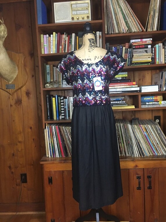 Vintage 1970s Dress w SEQUIN - Chevron Striped To… - image 3