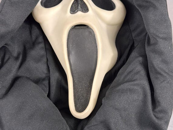 Vintage Scream Ghostface Fun World Halloween Mask… - image 3