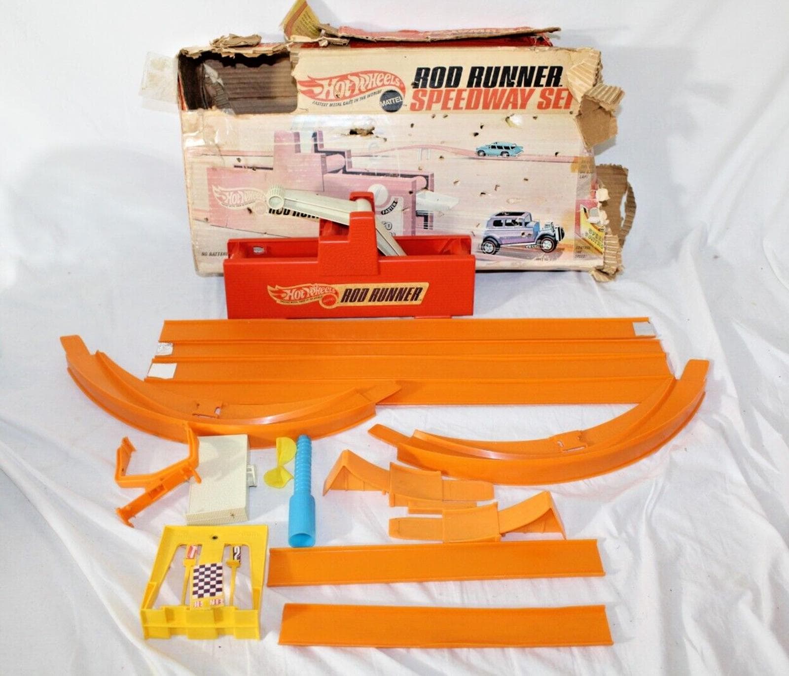 Vintage 1969 Hot Wheels Dual Lane Rod Runner Drag Set Parts Only 15 PCS  Redline