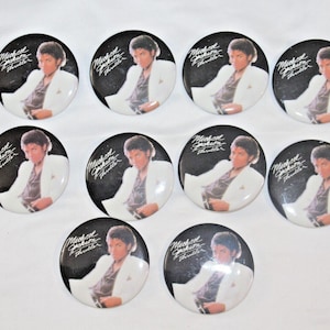 Vintage Lot Of 10 80&#39;s Michael Jackson Thriller Pinback Buttons pop music 2&quot;