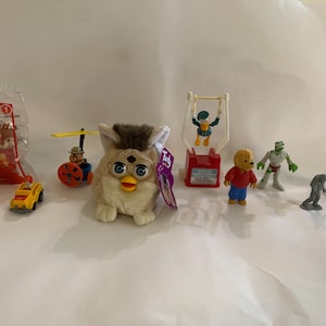 Vintage toys, 9 various toys included.