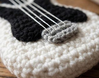 Quick Scrap Yarn Crochet Pattern | Mini Guitar Keychain PDF | Easy Beginner Amigurumi | Handmade Gift | Digital Download