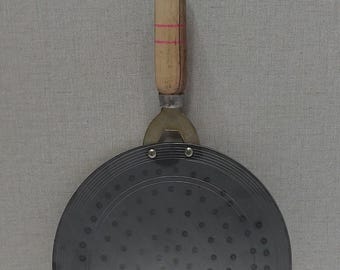 Handmade Iron Chappati Griddle : 9" Indian Griddle with Wooden Handle ,cast Iron pan