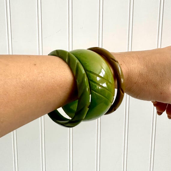 Authentic Vintage Bakelite Bangle, Simichrome Tes… - image 17