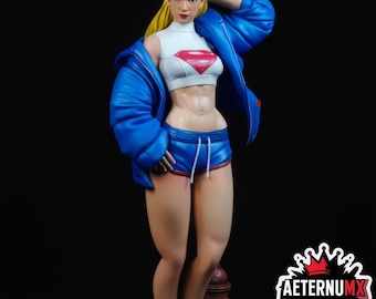 Super Girl Urban Figure - DC COMICS Scale Colectable