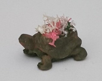 Dollhouse Miniature Turtle Planter, 1/48 scale