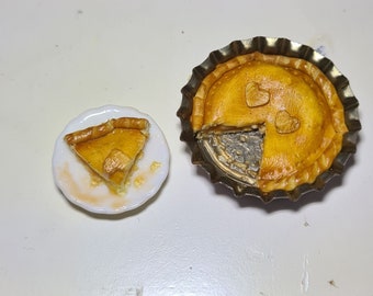 Dollhouse Miniature Apple Pie , 1/2 scale