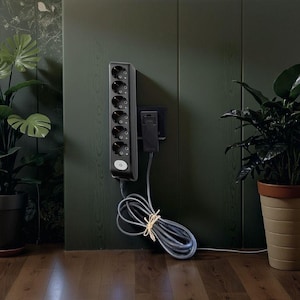 Ultra Slim Plug Extension Cord: Black 6-Outlet Power Strip (1.5m, Made to Order)