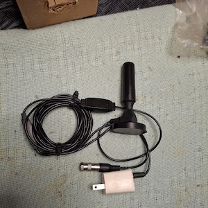 HD Digital Indoor TV Antenna - compact with USB or coax input- magnetic base