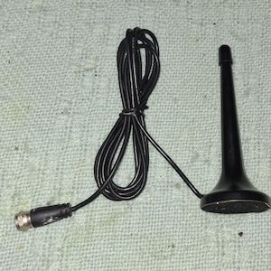 Portable Indoor/Outdoor TV Aerial Digital TV Extendable UHF / VHf Antenna Magnetic