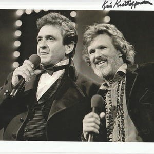 Kris Kristofferson signed 8x10