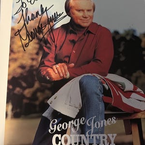 George Jones firmó 8x10
