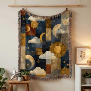 Couverture tissée patchwork céleste : jeté soleil, lune et nuages, décoration bohème ciel nocturne, couverture astronomie fantaisiste, accessoire de chambre onirique