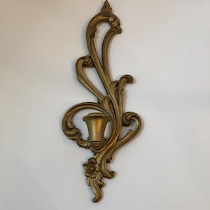Aplique de pared vintage Syroco dorado con diseño de cabaña de mediados de siglo de MCM
