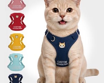 Personalisiertes Wildleder-Katzengeschirr, individuell bestickte Katzenweste, verstellbares Kätzchengeschirr, niedliche Katzenkleidung, weiches Katzen-Spaziergeschirr