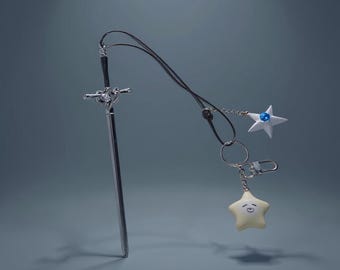 Kärlek och Deepspace Xavier Sword Hairpin Inspirerad Telefonberlock, Metallsvärdhänge med Söt Stjärnnyckelring
