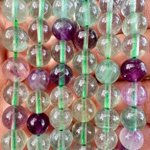 Chapelet de perles en fluorite de 8 mm - Perles de pierres précieuses en fluorite arc-en-ciel de haute qualité - Perles de cristal violettes et vertes pour la fabrication de bijoux