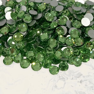 Peridot Green Rhinestones Glass Non Hot Fix / Glue on Gems / Crystals for Tumblers / Flat Back / Crystals for Bedazzling