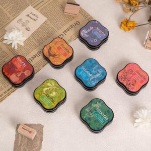 StazOn Midi: almohadillas de tinta a base de aceite de Tsukineko Japón. Tinta de secado rápido para sellos en papel, tela, metal, plástico, etc., para manualidades y tarjetas.