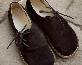 Handgemaakte anatomische suèdeschoenen: orthopedische veterschoenen voor dames