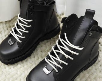 Black Leather Combat Boots for Women, Handmade Winter Lace-Up Boots with Fur or Fleece, Fashion Ankle Shoes, Custom Colors Available