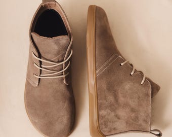 Barefoot-laarzen, grijze suède enkellaarzen met brede neus, zero drop minimalistische schoenen, handgemaakte winterlaarzen met schapenvacht of fleece